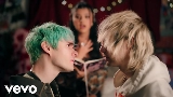 Vorschaubild des Videos give me a break! (feat. waterparks)
