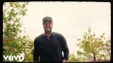 Vorschaubild des Videos Country And She Knows It